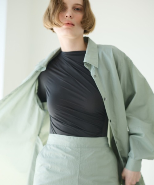 LE CIEL BLEU(ルシェルブルー)の「シルクアシンメトリーネックボディスーツ / Silky Asymmetric Neck Bodysuit(その他トップス・レディース・ブラウン/チャコールグレー・36)」の1枚目の写真