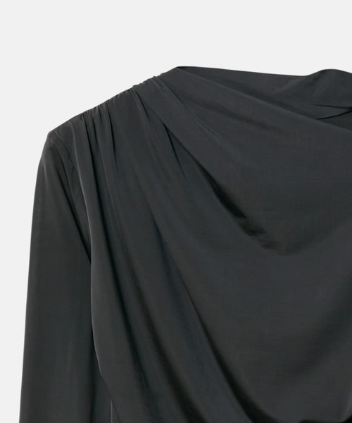 LE CIEL BLEU(ルシェルブルー)の「シルクアシンメトリーネックボディスーツ / Silky Asymmetric Neck Bodysuit(その他トップス・レディース・ブラウン/チャコールグレー・36)」の9枚目の写真