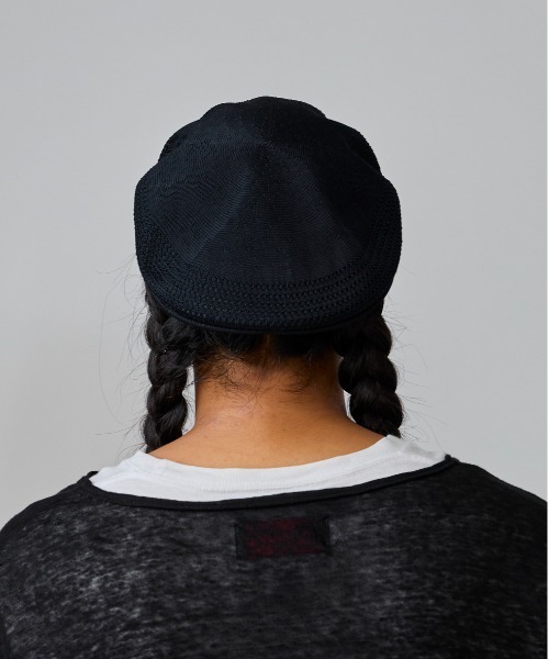 KANGOL(カンゴール)の「KANGOL TROPIC 504 VENTAIR / カンゴール(ハンチング/ベレー帽・レディース・ライトグリーン/オレンジ/ベージュ/ブラック/ピンク/ホワイト/ライトグレー/ブラック×ゴールド/ネイビー/レッド/ダークパープル/セージグリーン/ブルー・SMALL/XX-LARGE/X-LARGE/MEDIUM/LARGE)」の18枚目の写真