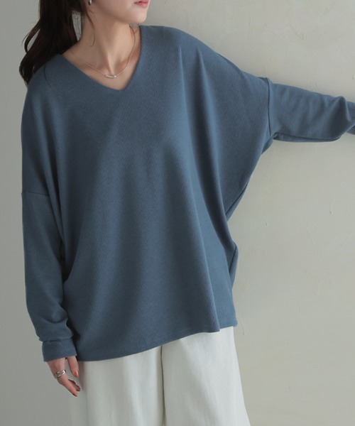 HUG.U(ハグユー)の「もちっと VネックドルマンロンT(Tシャツ/カットソー・レディース・ライトグレー/ブラック/カーキ/オフホワイト/レッド/スモークピンク/グレイッシュブルー/ブルー系その他/ホワイト系その他/レッド系その他/ブラック系その他/ブラウン系その他・FREE)」の19枚目の写真