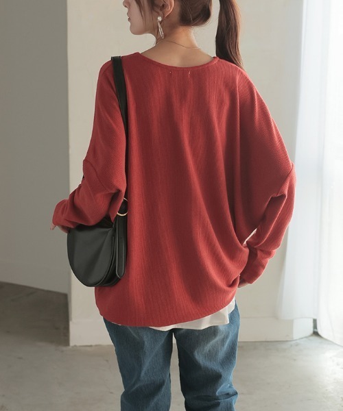 HUG.U(ハグユー)の「もちっと VネックドルマンロンT(Tシャツ/カットソー・レディース・ライトグレー/ブラック/カーキ/オフホワイト/レッド/スモークピンク/グレイッシュブルー/ブルー系その他/ホワイト系その他/レッド系その他/ブラック系その他/ブラウン系その他・FREE)」の14枚目の写真