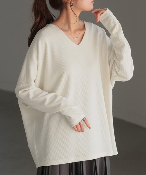 HUG.U(ハグユー)の「もちっと VネックドルマンロンT(Tシャツ/カットソー・レディース・ライトグレー/ブラック/カーキ/オフホワイト/レッド/スモークピンク/グレイッシュブルー/ブルー系その他/ホワイト系その他/レッド系その他/ブラック系その他/ブラウン系その他・FREE)」の15枚目の写真