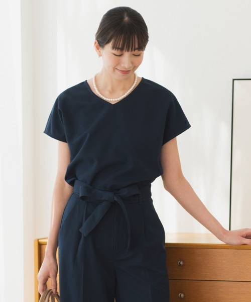 Rebloom(リブルーム Rebloom Reb loom)の「【セットアップ対応/洗える/セレモニースーツ】プルオーバーVネック半袖トップス 単品(シャツ/ブラウス・レディース・ネイビー/ベージュ/ブラック・M/S/L)」の5枚目の写真