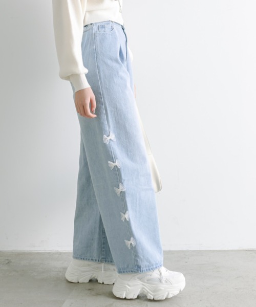 OLIVE des OLIVE(オリーブデオリーブ)の「メニ―リボンデニムパンツ(その他パンツ・レディース・サックスブルー・MEDIUM/SMALL)」の1枚目の写真