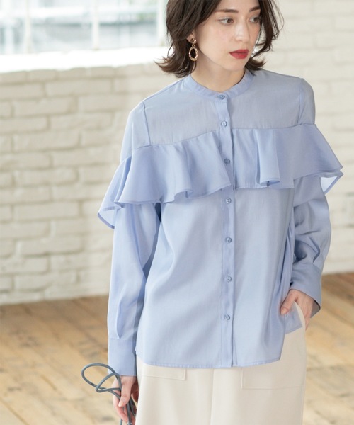OPAQUE.CLIP（オペークドットクリップ）の「シアーフリルブラウス【洗濯機洗い可】（シャツ/ブラウス・レディース・ライトブルー/ナチュラル/チャコールグレー・42/40/38）」の3枚目の写真