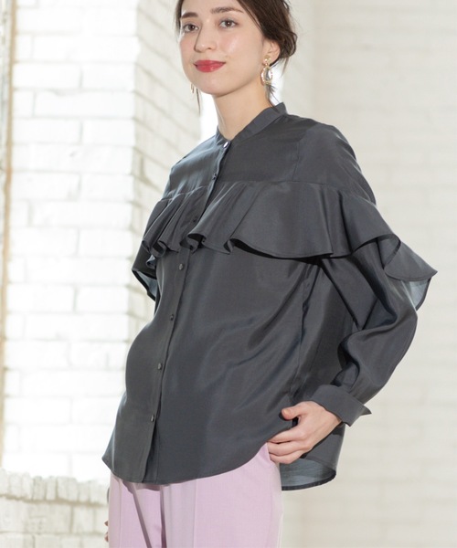 OPAQUE.CLIP（オペークドットクリップ）の「シアーフリルブラウス【洗濯機洗い可】（シャツ/ブラウス・レディース・ライトブルー/ナチュラル/チャコールグレー・42/40/38）」の6枚目の写真