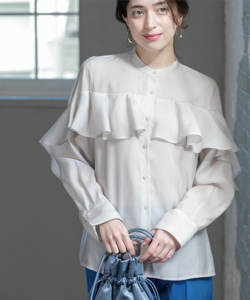 OPAQUE.CLIP（オペークドットクリップ）の「シアーフリルブラウス【洗濯機洗い可】（シャツ/ブラウス・レディース・ライトブルー/ナチュラル/チャコールグレー・42/40/38）」の9枚目の写真