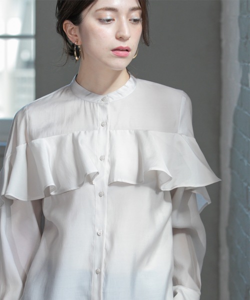 OPAQUE.CLIP（オペークドットクリップ）の「シアーフリルブラウス【洗濯機洗い可】（シャツ/ブラウス・レディース・ライトブルー/ナチュラル/チャコールグレー・42/40/38）」の11枚目の写真