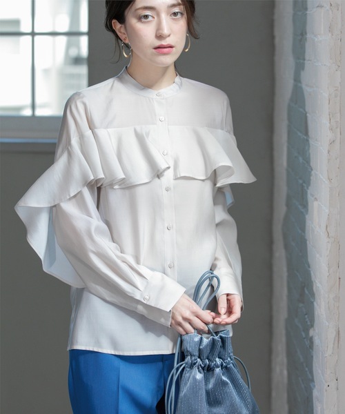 OPAQUE.CLIP（オペークドットクリップ）の「シアーフリルブラウス【洗濯機洗い可】（シャツ/ブラウス・レディース・ライトブルー/ナチュラル/チャコールグレー・42/40/38）」の8枚目の写真