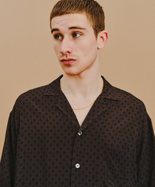 AMERICAN RAG CIE(アメリカンラグシー)の「【AMERICAN RAG CIE】小紋プリント半袖シャツ(MEN)(シャツ/ブラウス・メンズ・ブラウン/ブラック・LARGE/MEDIUM)」の5枚目の写真