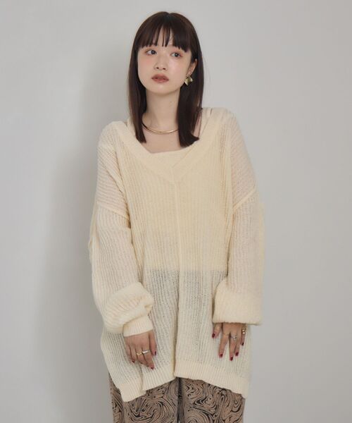 kivi(キヴィ)の「V neck PO & tank top(ニット/セーター・レディース・ブラック/オフホワイト/オレンジ/イエロー・FREE)」の1枚目の写真