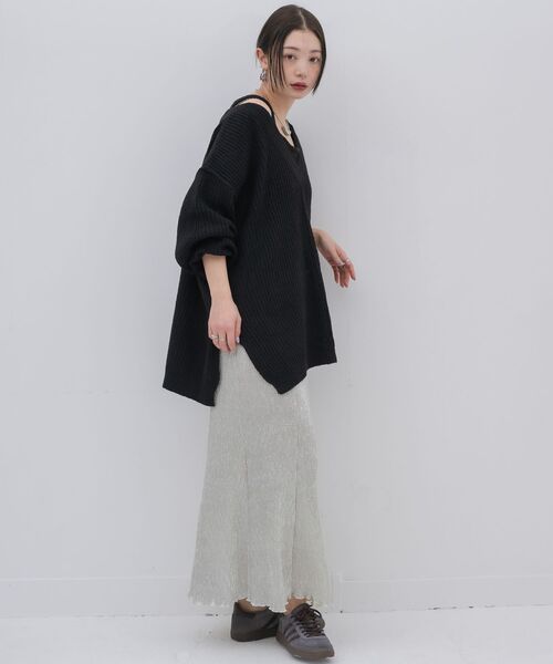 kivi(キヴィ)の「V neck PO & tank top(ニット/セーター・レディース・ブラック/オフホワイト/オレンジ/イエロー・FREE)」の17枚目の写真