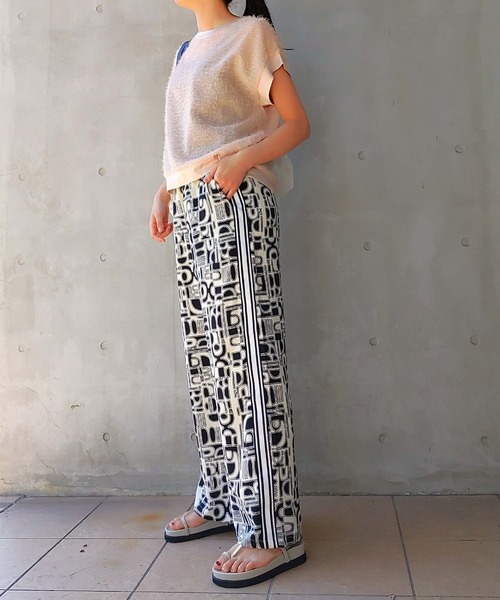 Q（キュー）の「プリントサイドラインパンツ（その他パンツ・レディース・ブラウン系/ブラック系・MEDIUM）」の8枚目の写真