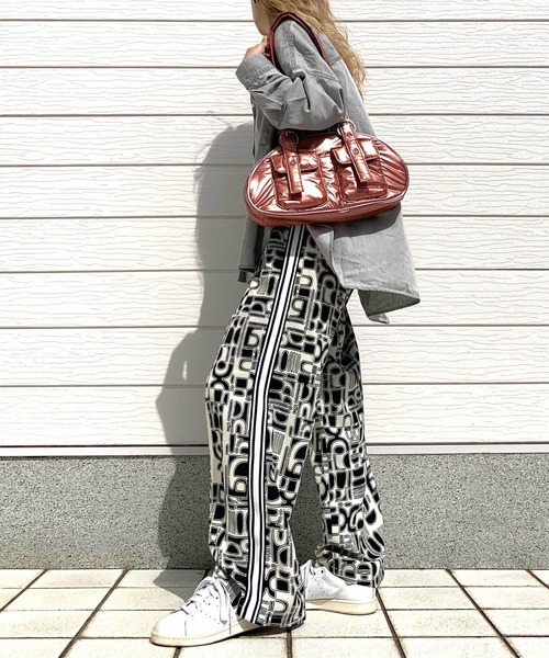 Q（キュー）の「プリントサイドラインパンツ（その他パンツ・レディース・ブラウン系/ブラック系・MEDIUM）」の18枚目の写真