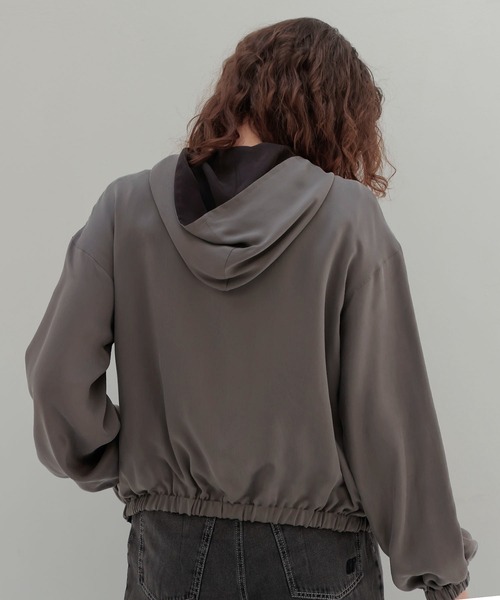 DRESSLAVE(ドレスレイブ)の「fibril cupra revesible zip blouson(フィブリルキュプラリバーシブルジップブルゾン)(ブルゾン・レディース・グレー/ブラック・38)」の6枚目の写真