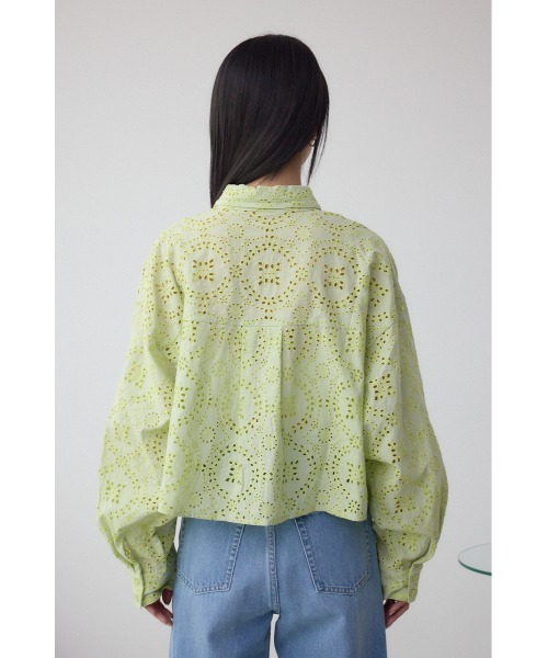 AZUL by moussy（アズールバイマウジー）の「コットンレースクロップドシャツ（シャツ/ブラウス・レディース・ブラック/アイボリー/ライム・FREE）」の8枚目の写真
