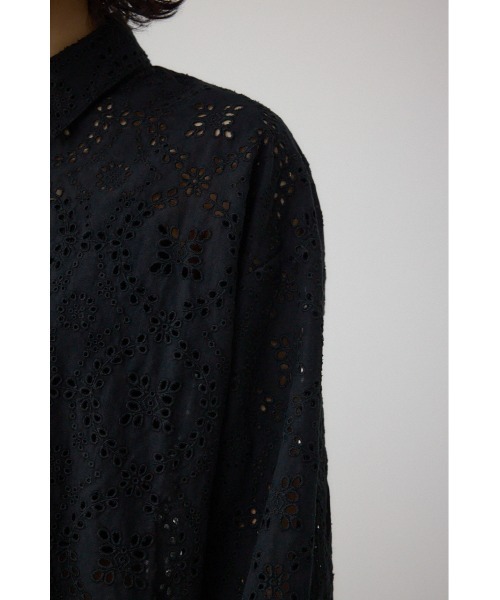 AZUL by moussy（アズールバイマウジー）の「コットンレースクロップドシャツ（シャツ/ブラウス・レディース・ブラック/アイボリー/ライム・FREE）」の15枚目の写真