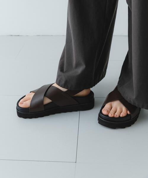 RODE SKO(ロデスコ)の「フットベッドクロスサンダル(サンダル・レディース・ブラック/ブラウン・36/37/38)」の5枚目の写真