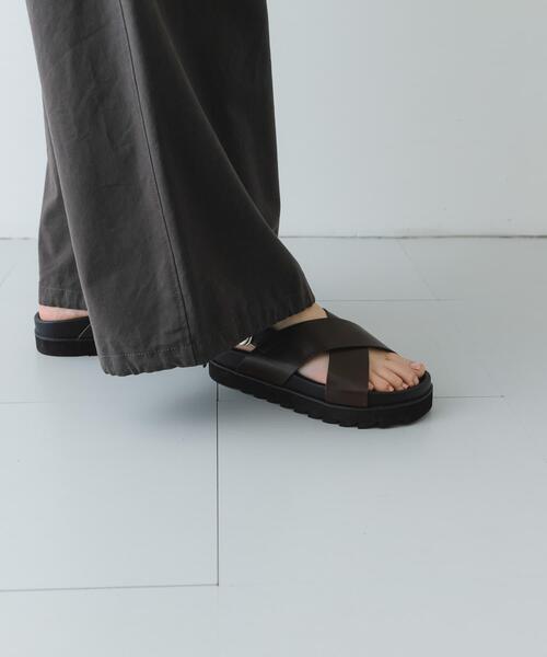 RODE SKO(ロデスコ)の「フットベッドクロスサンダル(サンダル・レディース・ブラック/ブラウン・36/37/38)」の4枚目の写真