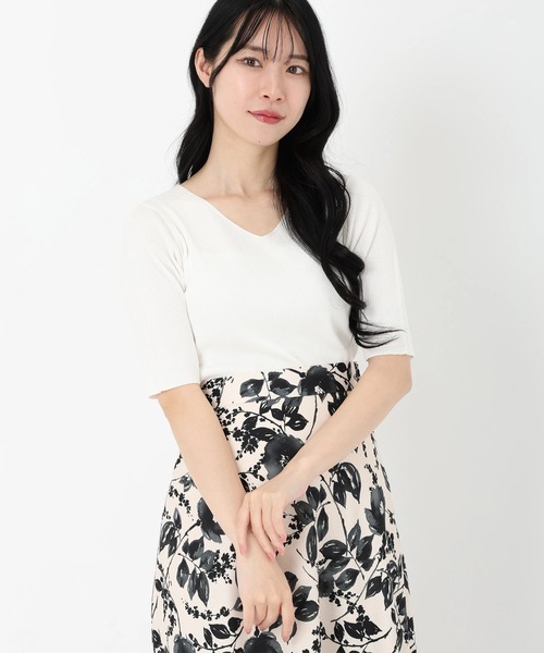 STRAWBERRY-FIELDS（ストロベリーフィールズ）の「Vネック5分袖リブニット（ニット/セーター・レディース・グリーン/オフホワイト/ブラック・2）」の2枚目の写真