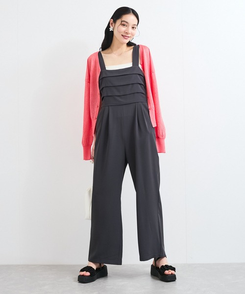 VIS（ビス）の「フロントタックデザインサロペット/オールインワン（サロペット/オーバーオール・レディース・ベージュ/チャコールグレー・FREE）」の4枚目の写真