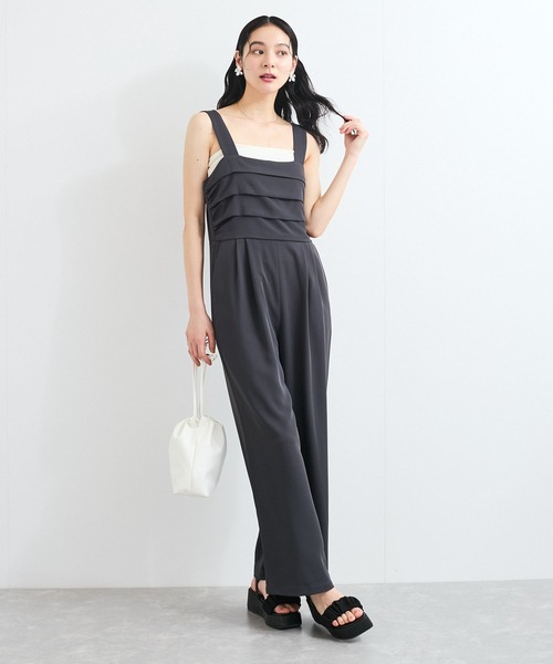 VIS（ビス）の「フロントタックデザインサロペット/オールインワン（サロペット/オーバーオール・レディース・ベージュ/チャコールグレー・FREE）」の7枚目の写真