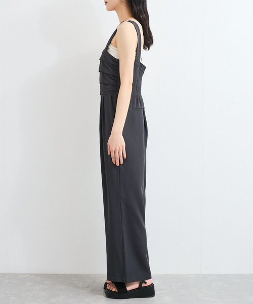 VIS（ビス）の「フロントタックデザインサロペット/オールインワン（サロペット/オーバーオール・レディース・ベージュ/チャコールグレー・FREE）」の10枚目の写真