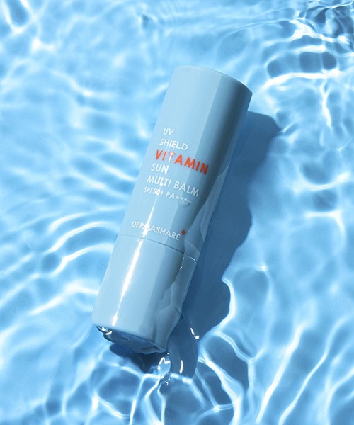DERMASHARE(ダーマシェア)の「\ メイクの上からでも使える! /SPF50+ PA++++ダーマシェア スティックUVシールドビタミンSUNマルチバーム(日焼け止め/UVケア・レディース・ブルー・フリー)」の1枚目の写真