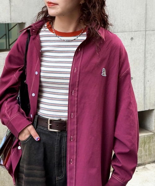 DOUBLE NAME（ダブルネーム）の「【m:rex】ミニ恐竜ワッペンオックスシャツ（シャツ/ブラウス・レディース・ネイビー/ボルドー/オフホワイト・FREE）」の5枚目の写真