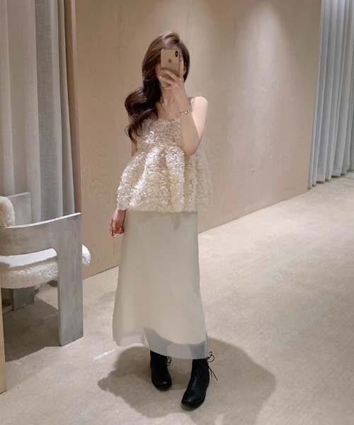 gossip!ロサンゼルス(ゴシップロサンゼルス)の「Flower エンボス キャミソール 【Y2Kガーリー】(キャミソール・レディース・オフホワイト・FREE)」の13枚目の写真