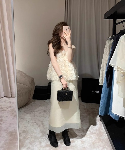 gossip!ロサンゼルス(ゴシップロサンゼルス)の「Flower エンボス キャミソール 【Y2Kガーリー】(キャミソール・レディース・オフホワイト・FREE)」の17枚目の写真