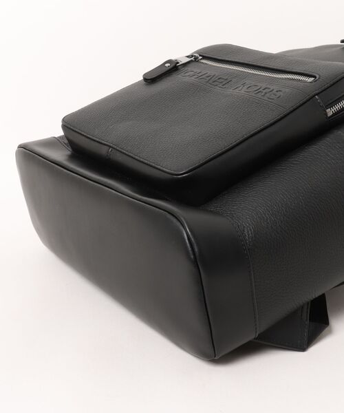 MICHAEL KORS(マイケルコース)の「HUDSON レザー コミューター バックパック(バックパック/リュック・メンズ・ブラック・FREE)」の3枚目の写真