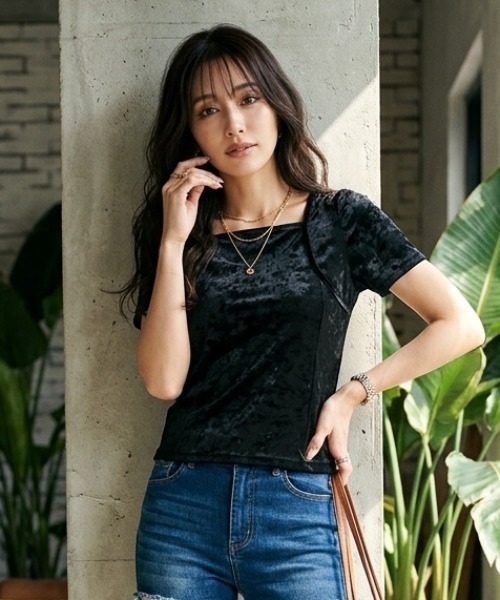 DIP IN CHOCOLATE(ディップインチョコレート)の「ベロアTシャツ【DIP IN CHOCOLATE】(Tシャツ/カットソー・レディース・ブラウン/ライトグレー/ブラック・F)」の2枚目の写真