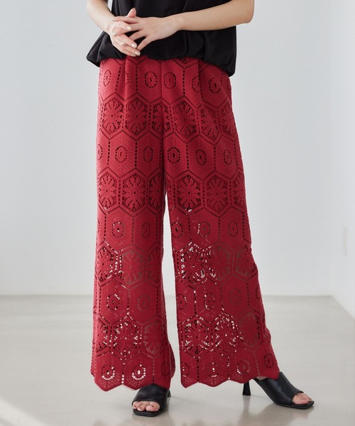 Andemiu(アンデミュウ)の「クロシェレースイージーパンツ578209(その他パンツ・レディース・オフホワイト/ブラック/レッド・FREE)」の3枚目の写真