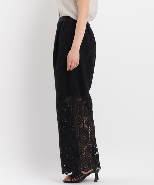 Andemiu(アンデミュウ)の「クロシェレースイージーパンツ578209(その他パンツ・レディース・オフホワイト/ブラック/レッド・FREE)」の8枚目の写真