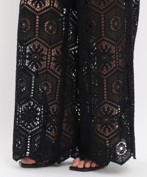 Andemiu(アンデミュウ)の「クロシェレースイージーパンツ578209(その他パンツ・レディース・オフホワイト/ブラック/レッド・FREE)」の13枚目の写真