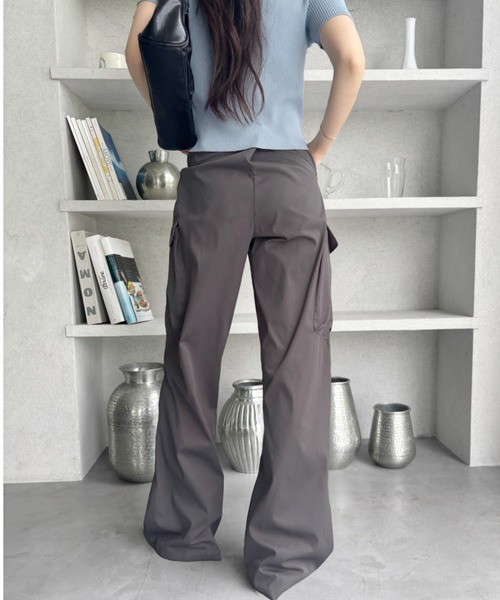 TREOVER(トレオーバー)の「【綺麗めスタイルにも大活躍】 ルーズシルエットカーゴパンツ(カーゴパンツ・レディース・チャコールグレー・MEDIUM/LARGE)」の5枚目の写真
