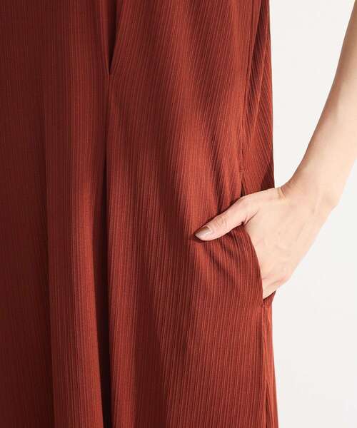 Green Parks(グリーンパークス)の「前後2WAYウエストタックワンピース(ワンピース・レディース・レッド/ブラック/チャコールグレー・FREE)」の16枚目の写真