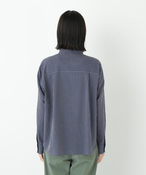 human woman（ヒューマンウーマン）の「◆パナマサッカーストライプシャツブラウス（シャツ/ブラウス・レディース・ダークインディゴブルー/クリアブラウン/ブルー系その他3・MEDIUM）」の6枚目の写真