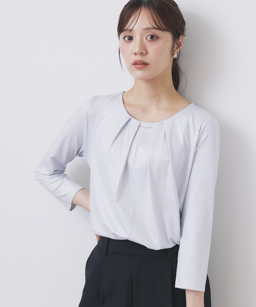 index(インデックス)の「《S-3Lサイズ》タックビジュートップス【洗濯機洗い可】(Tシャツ/カットソー・レディース・オフホワイト/ナチュラル/サックスブルー・36/38/40/42/44)」の3枚目の写真