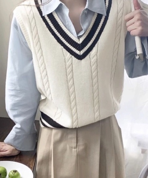 SHEPP(シープ)の「ケーブルライン Vネックベスト(ベスト・レディース・ブラック/グレー/ホワイト・F)」の18枚目の写真