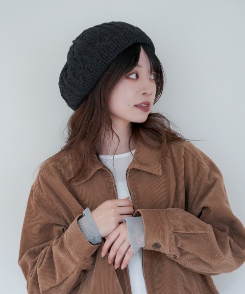 Ruben（ルーベン）の「CABLE KNIT BERET/ケーブル編み ニットベレー帽（ハンチング/ベレー帽・レディース・ブラック/アイボリー/グレー・FREE）」の3枚目の写真