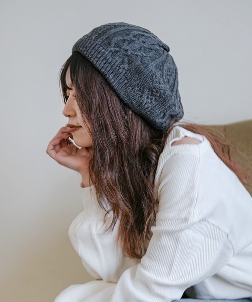 Ruben（ルーベン）の「CABLE KNIT BERET/ケーブル編み ニットベレー帽（ハンチング/ベレー帽・レディース・ブラック/アイボリー/グレー・FREE）」の10枚目の写真