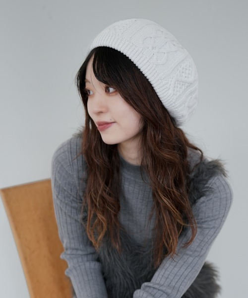 Ruben（ルーベン）の「CABLE KNIT BERET/ケーブル編み ニットベレー帽（ハンチング/ベレー帽・レディース・ブラック/アイボリー/グレー・FREE）」の9枚目の写真