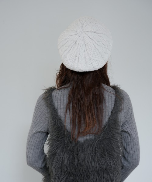 Ruben（ルーベン）の「CABLE KNIT BERET/ケーブル編み ニットベレー帽（ハンチング/ベレー帽・レディース・ブラック/アイボリー/グレー・FREE）」の5枚目の写真