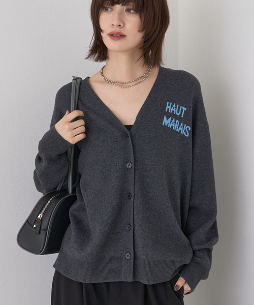 Rouge vif Anna(ルージュヴィフアンナ)の「ロゴニットカーディガン(カーディガン/ボレロ・レディース・ブラウン/チャコールグレー・フリー)」の2枚目の写真