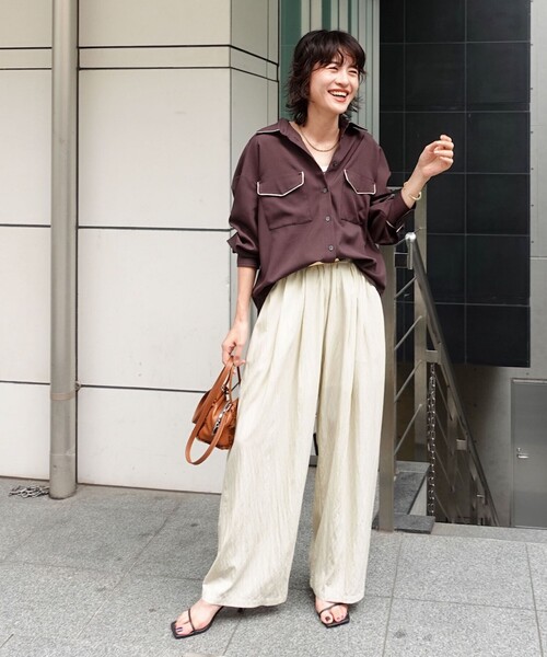 NOLLEY’S(ノーリーズ)の「【MAQWEL/マクウェル】パイピングシャツ(シャツ/ブラウス・レディース・アイボリー/ダークブラウン・FREE)」の3枚目の写真