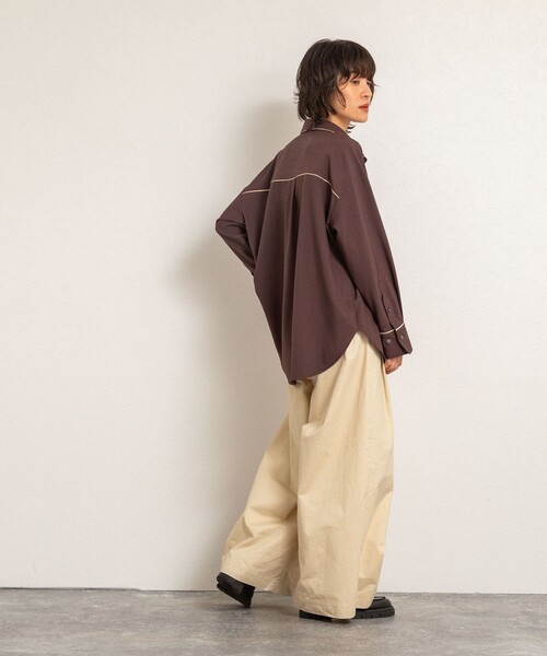 NOLLEY’S(ノーリーズ)の「【MAQWEL/マクウェル】パイピングシャツ(シャツ/ブラウス・レディース・アイボリー/ダークブラウン・FREE)」の5枚目の写真