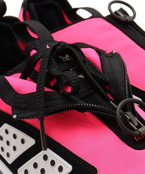 NIKE(ナイキ)の「NIKE W AIR MAX SNDR / ナイキ ウィメンズ エア マックス SNDR 【SP】(スニーカー・レディース・ピンク・22.0cm/23.0cm/23.5cm/24.0cm/24.5cm/25.0cm/25.5cm/26.0cm/26.5cm/27.0cm/27.5cm/28.0cm/28.5cm/29.0cm)」の4枚目の写真