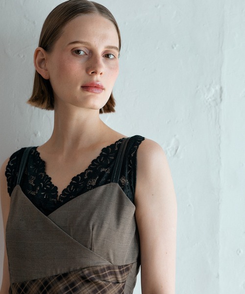 mysty woman（ミスティウーマン）の「カップツキレースタンク 576987（タンクトップ・レディース・オフホワイト/ブラック・FREE）」の3枚目の写真